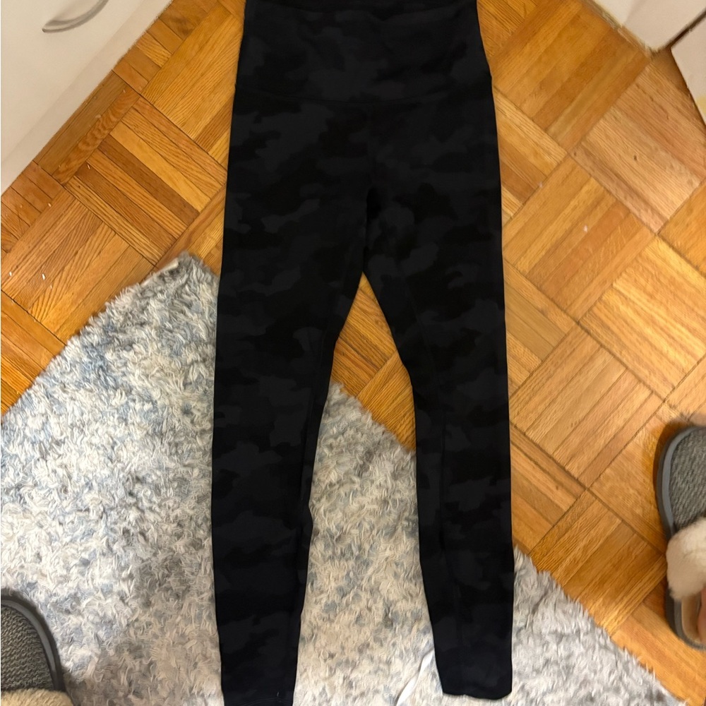 Lulu Lemon Camo Wunder Train 28” legging